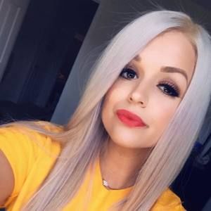 Meet your Posher, Dannielle